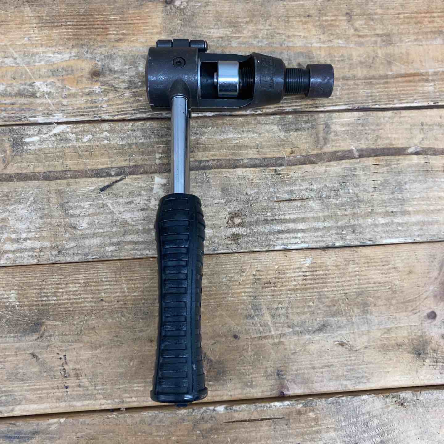 中古品】 因幡電工 ロングフレキツバ出し機 (BOX付) ツバ出し工具 TM