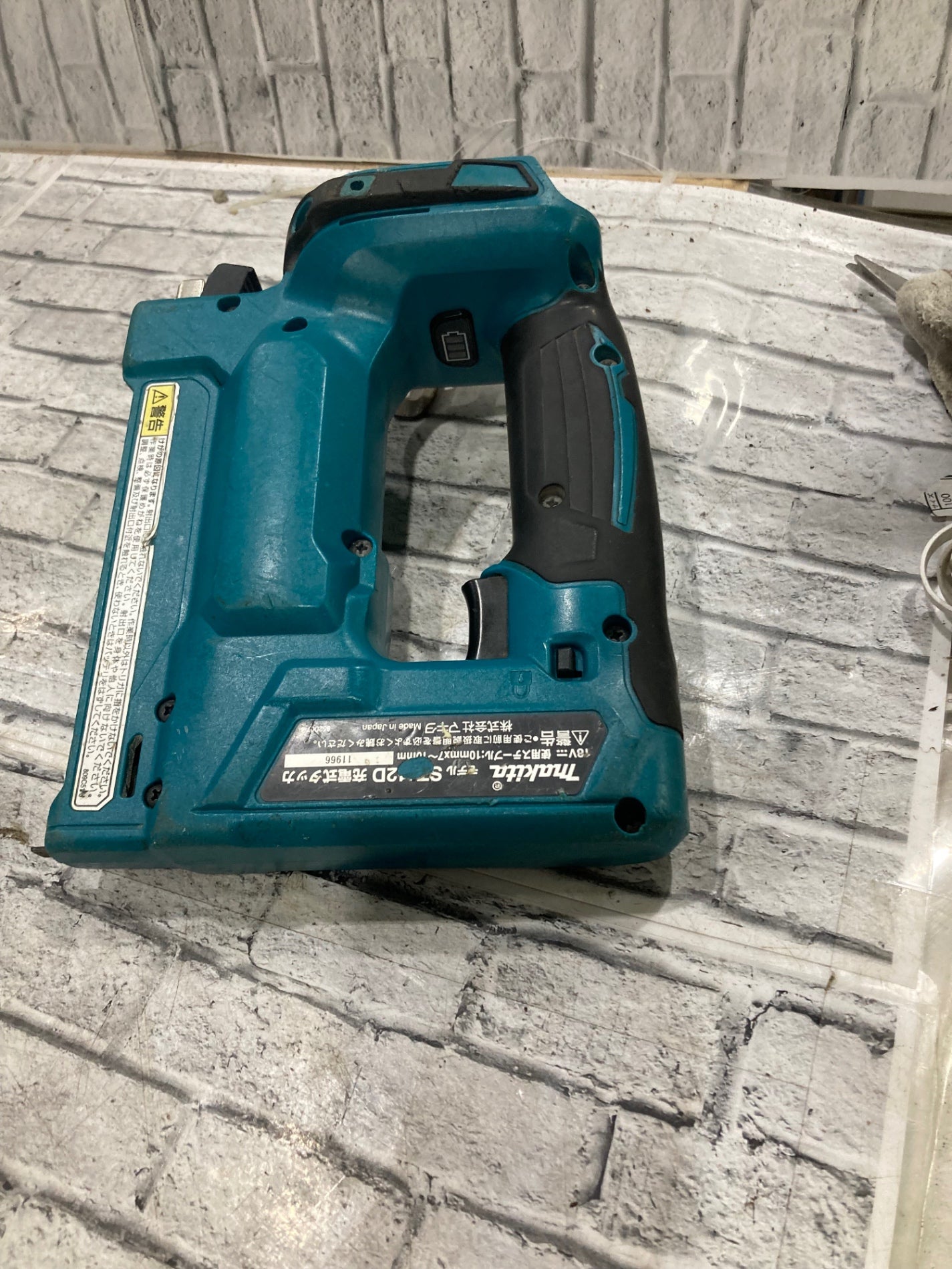 ☆マキタ(makita) RT線専用コードレスタッカ ST112DZ ステープルRT線