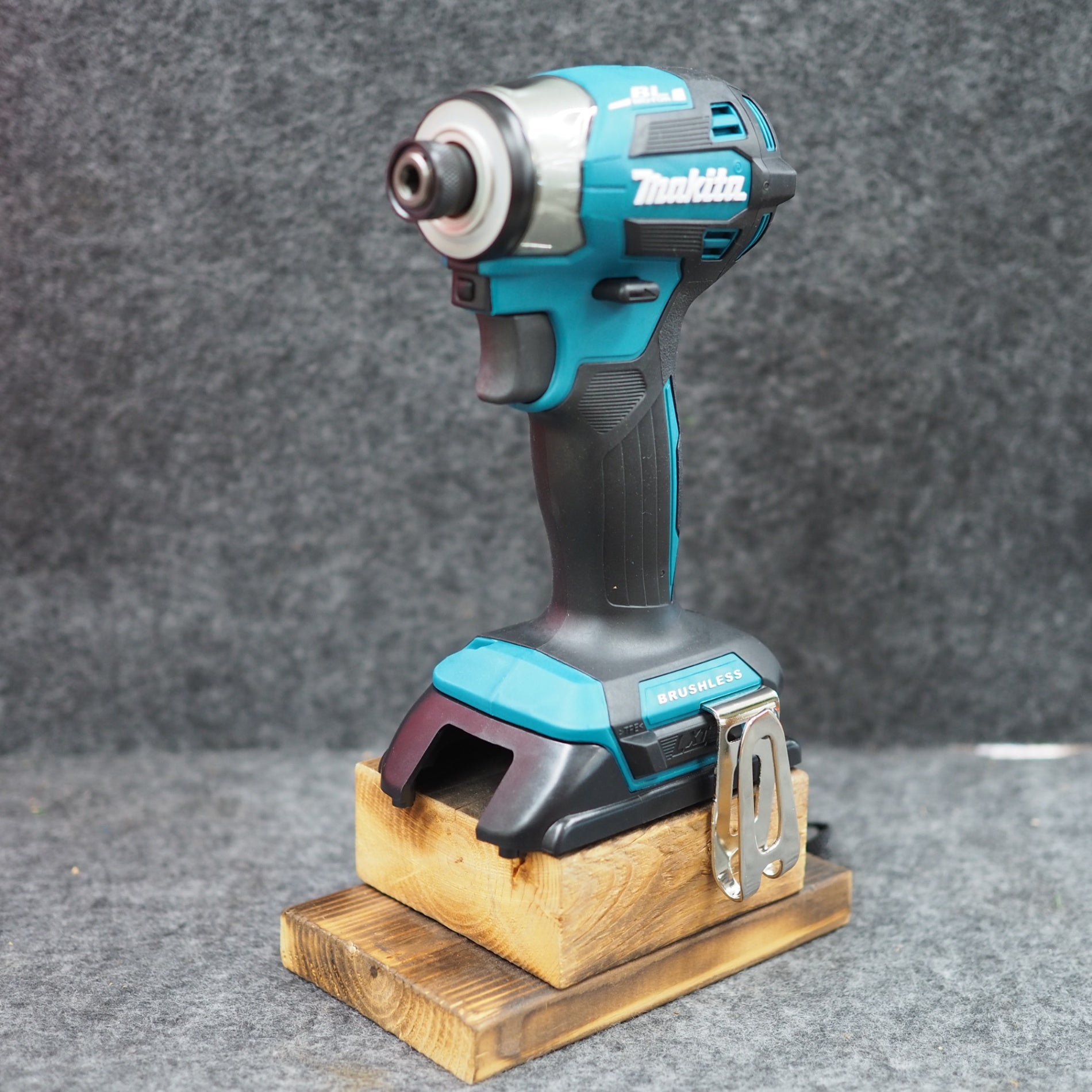未使用品】マキタ/makita コードレスインパクトドライバー TD173DZ