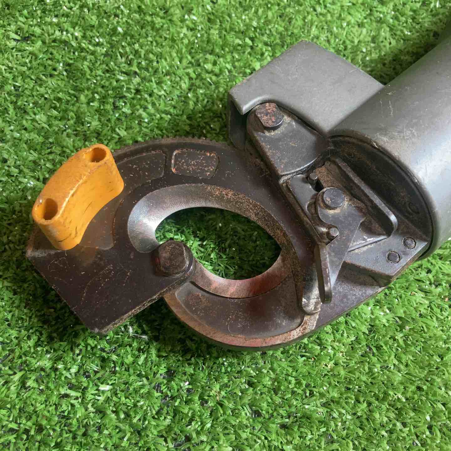 ◇パナソニック(Panasonic) コードレスケーブルカッター EZ3591【川崎