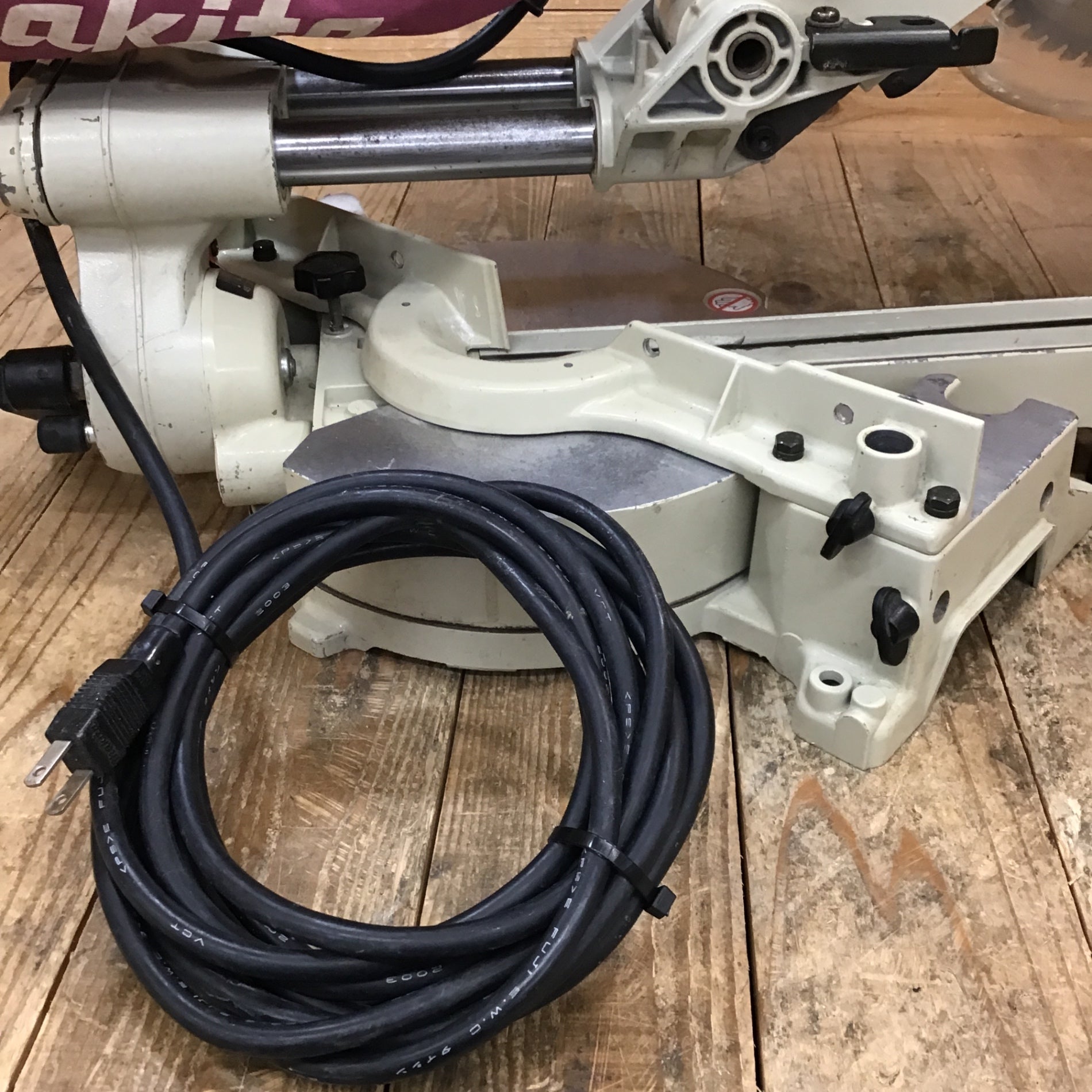 まるまる 未来工業 φ16mm 露出ボックス(フレキ管用/L型2方向) EA940CS-63