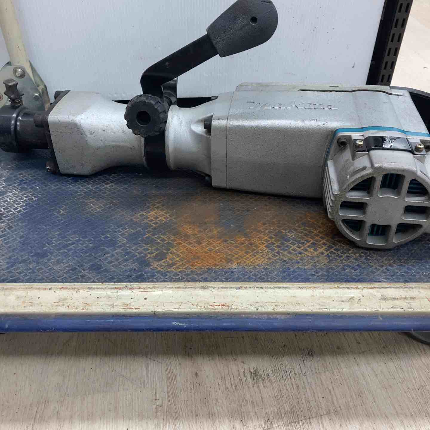 店頭受取り限定】マキタ(makita) 電動ハンマ HM1500 チゼル、ブル
