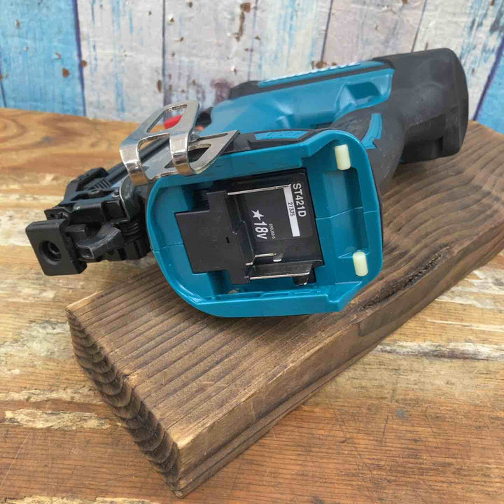 ★マキタ(makita) コードレスタッカー ST421DZK【柏店】