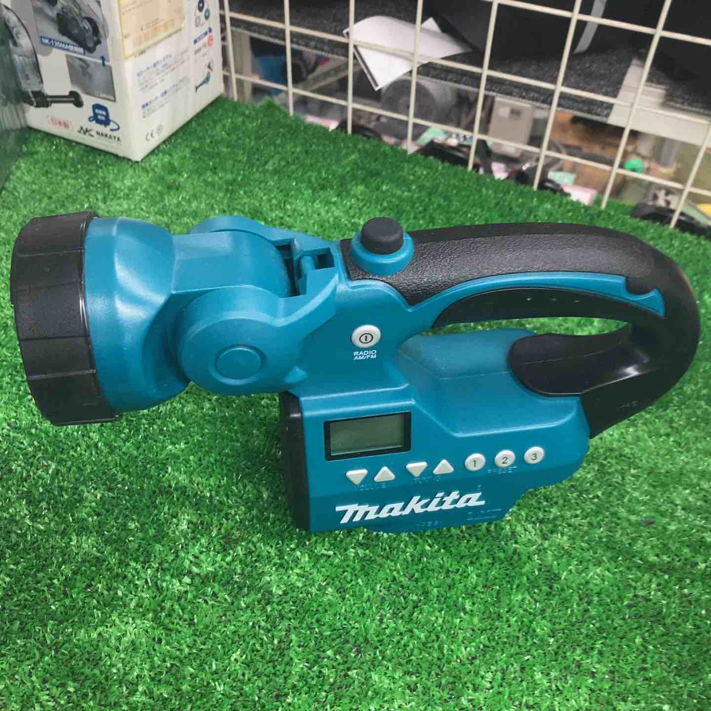 ☆マキタ(makita) コードレスラジオ付ライト MR050【町田店】 – アクト