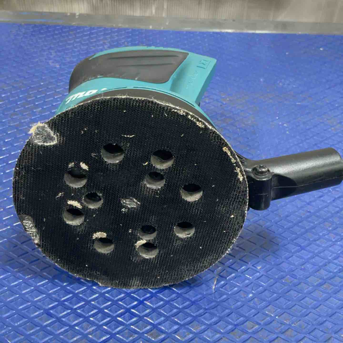 ☆マキタ(makita) コードレスランダムオービットサンダ BO180DZ【草加