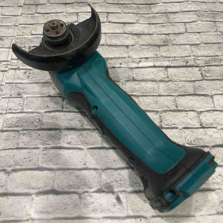 ◇マキタ(makita) コードレスディスクグラインダー GA402DRG【川口店】