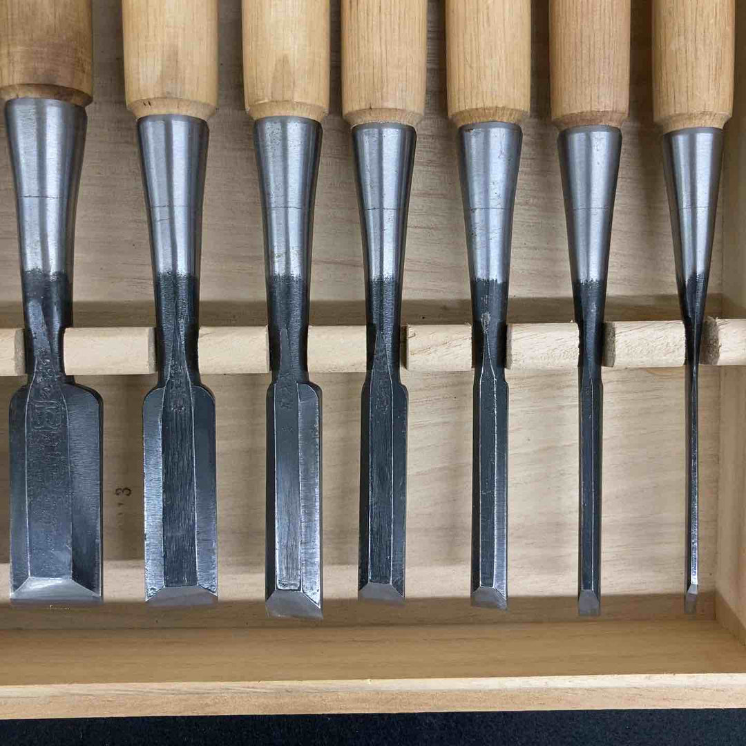 【中古品】 鑿(のみ) 三代目 千代鶴貞秀 別誂 追入十本組 ※希少品 【東大和店】