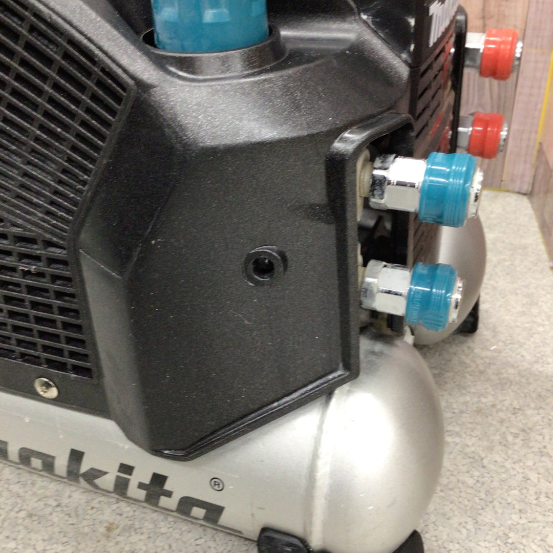 ★マキタ(makita) エアコンプレッサー AC462XSB【八潮店】