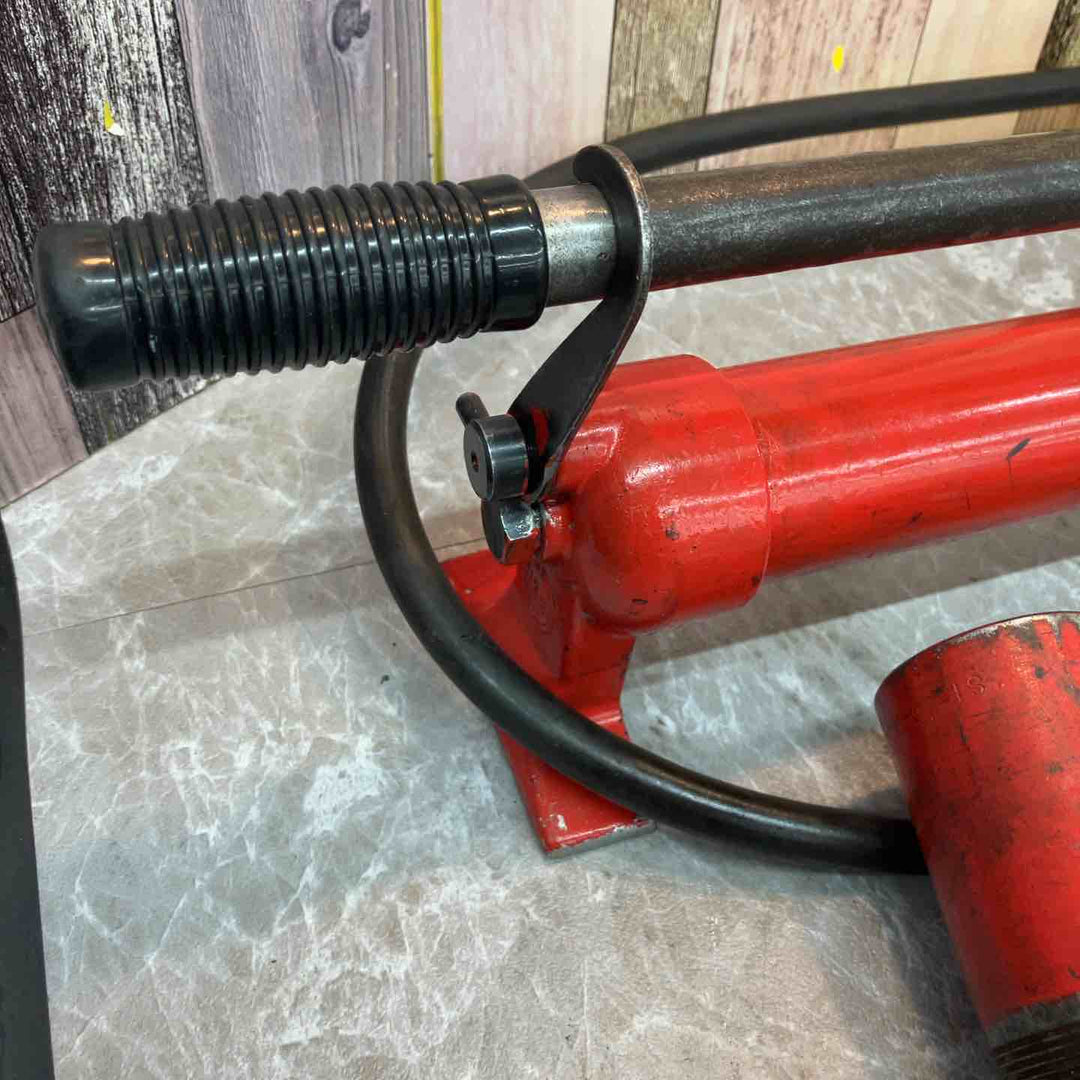 理研 手動油圧ポンプ 型式不明　先端型式不明【八潮店】