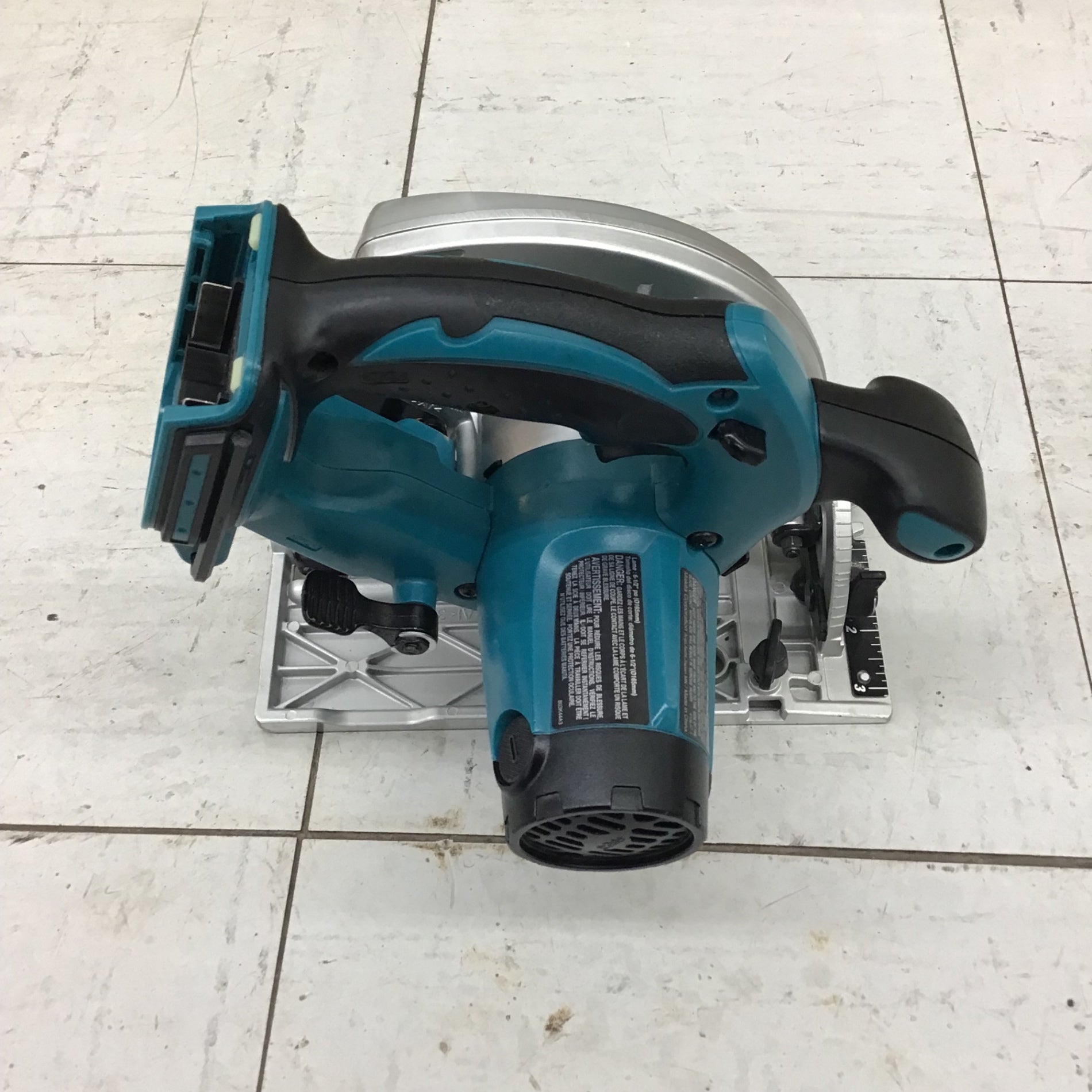 現状品】 海外マキタ/makita 充電丸ノコ・XSS02 【鴻巣店】 – アクト