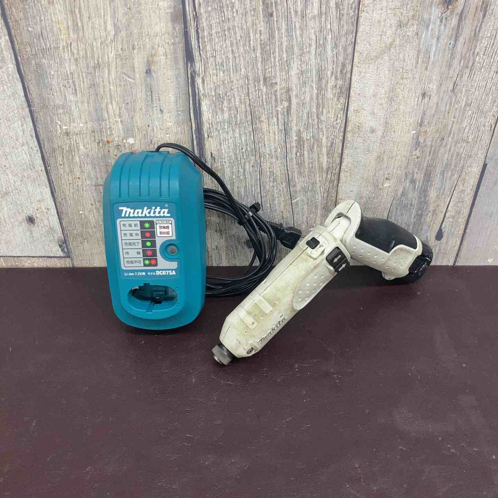 【中古品】 マキタ(makita) コードレスペンインパクトドライバー TD020DSW 【東大和店】 中古品】 マキタ(makita) コードレスペンインパクトドライバー