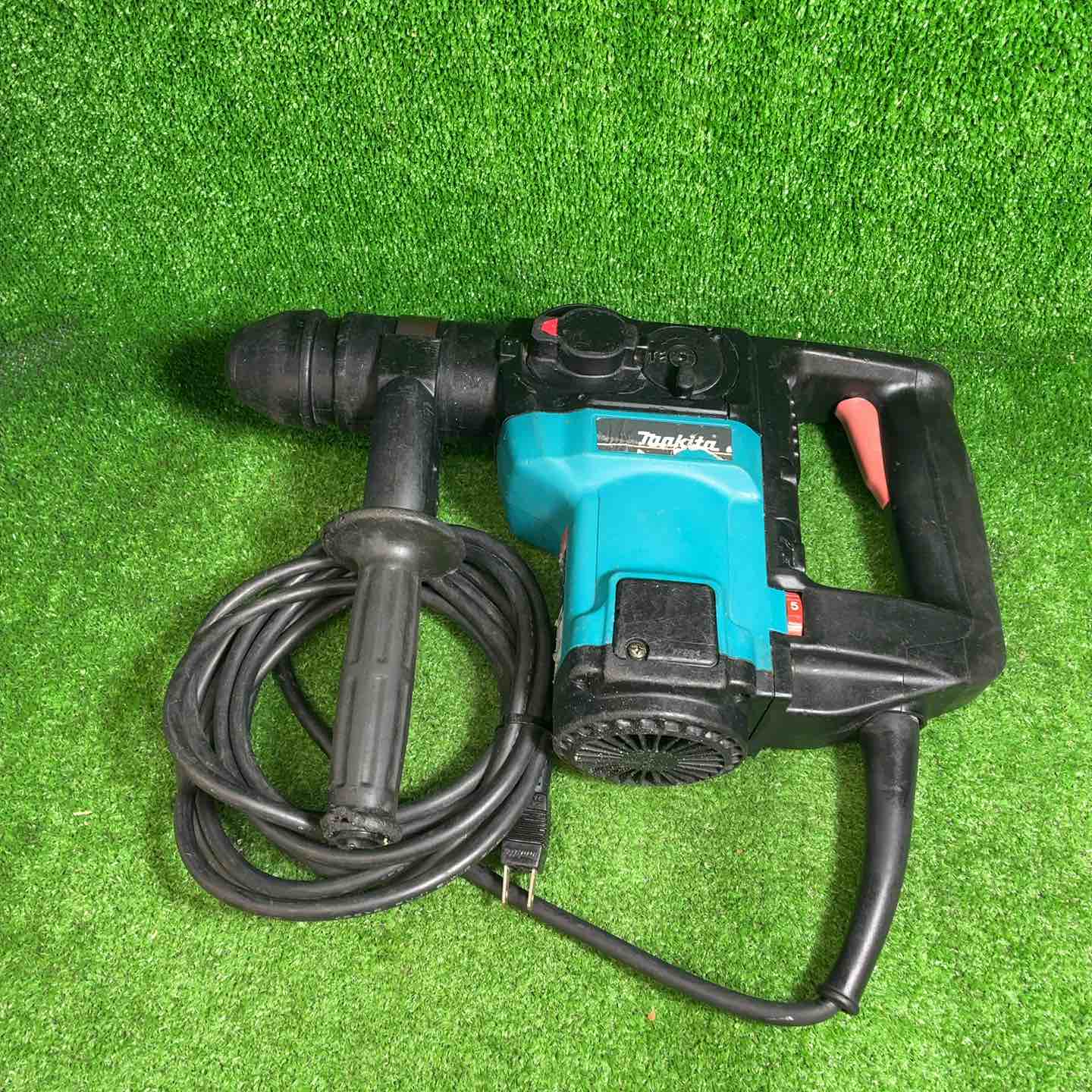 makitaﾊﾝﾏﾄﾞﾘﾙ　HR3000C　未使用品 HR3000C ハンマドリル 1台 マキタ 【通販モノタロウ】