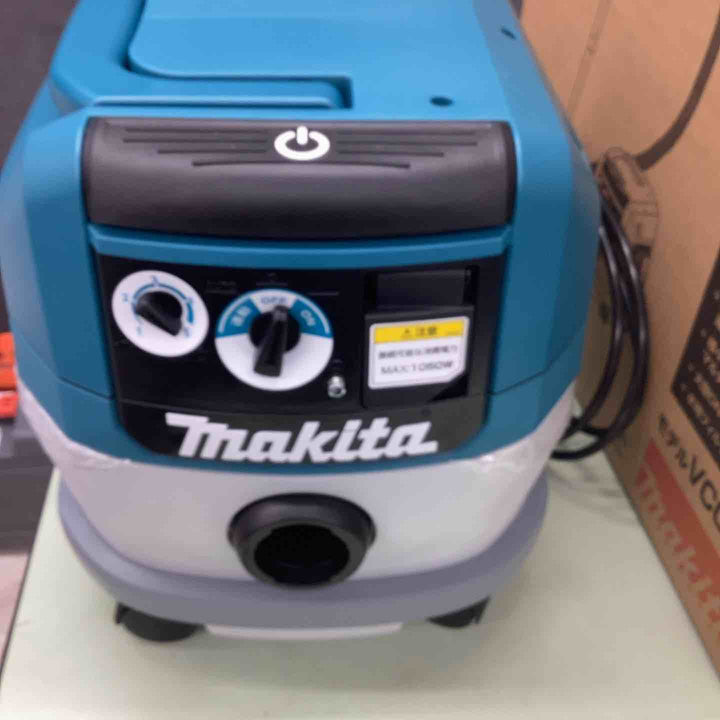 ★マキタ(makita) 集じん機 乾湿両用 VC0820【越谷店】