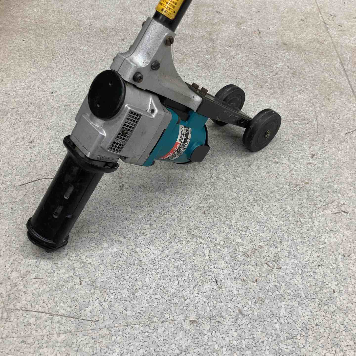 マキタ(Makita) 電動ケレン ロングハンドルタイプ (六角シャンク13mm) HK1800L ☆マキタ(makita) 電動ケレン ロングハンドルタイプ HK1800L川崎店