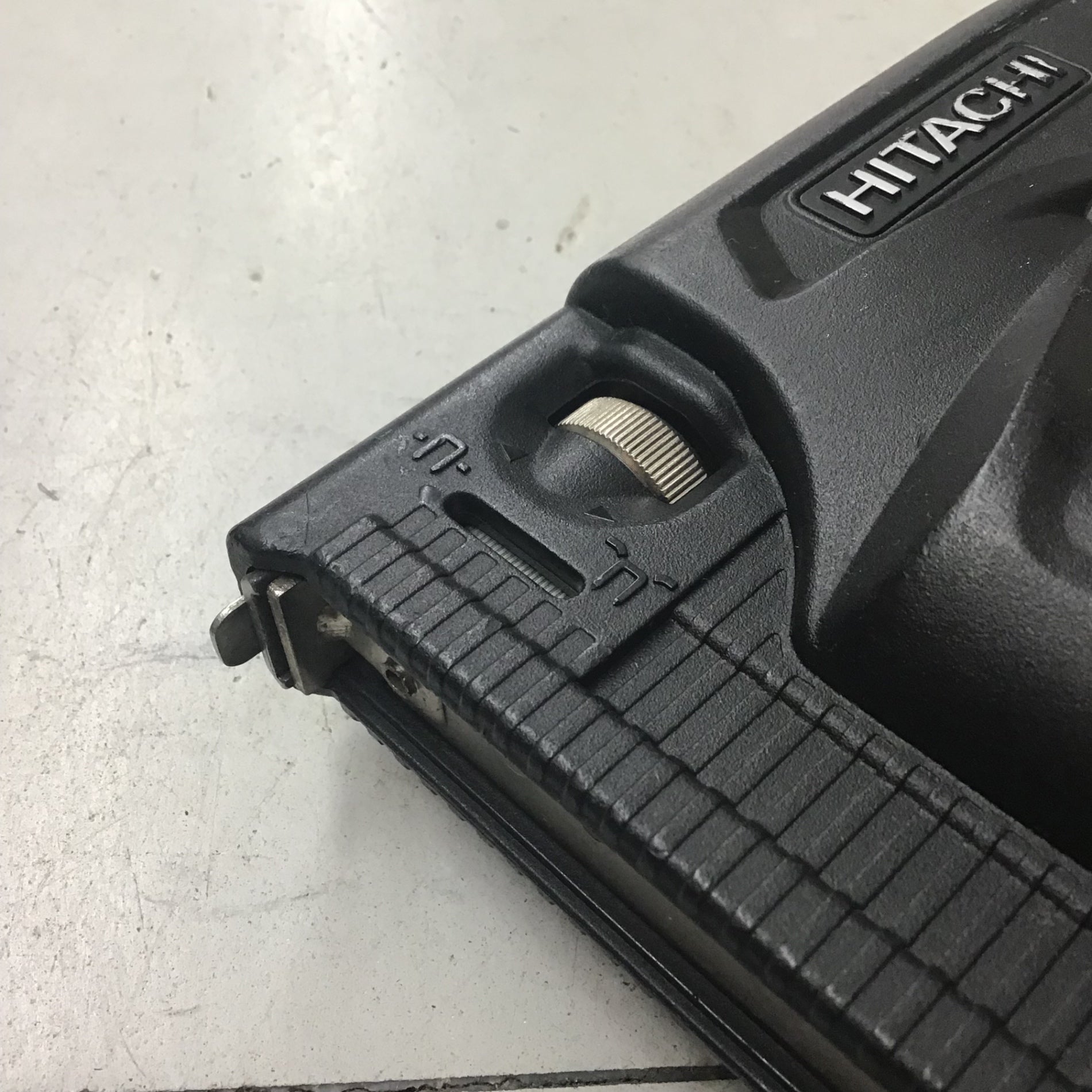 中古品】 日立工機/HiKOKI コードレスタッカ N14DSL(NN) 【鴻巣店
