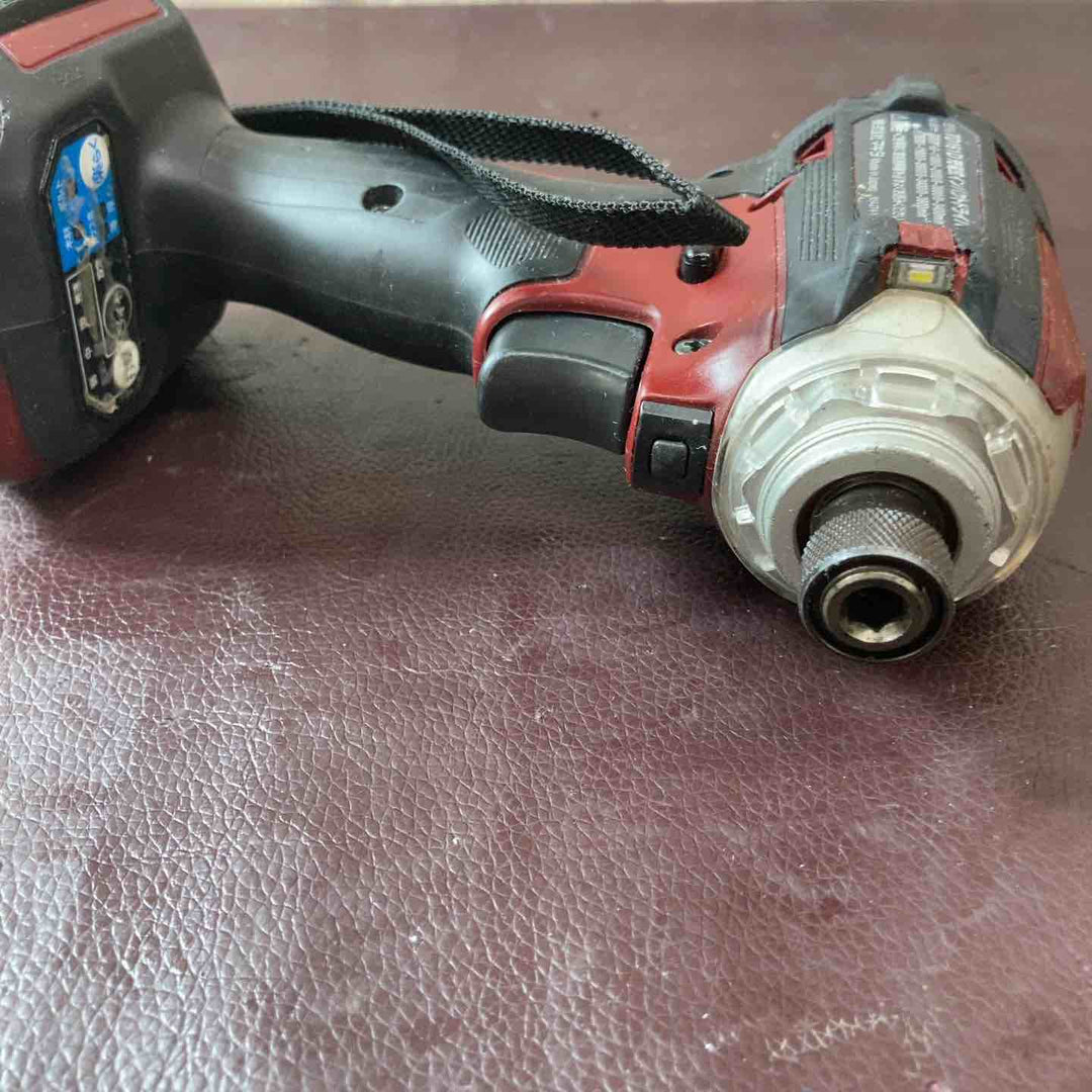 【中古品】マキタ(makita) コードレスインパクトドライバー TD161DRFXAR 14.4V【東大和店】
