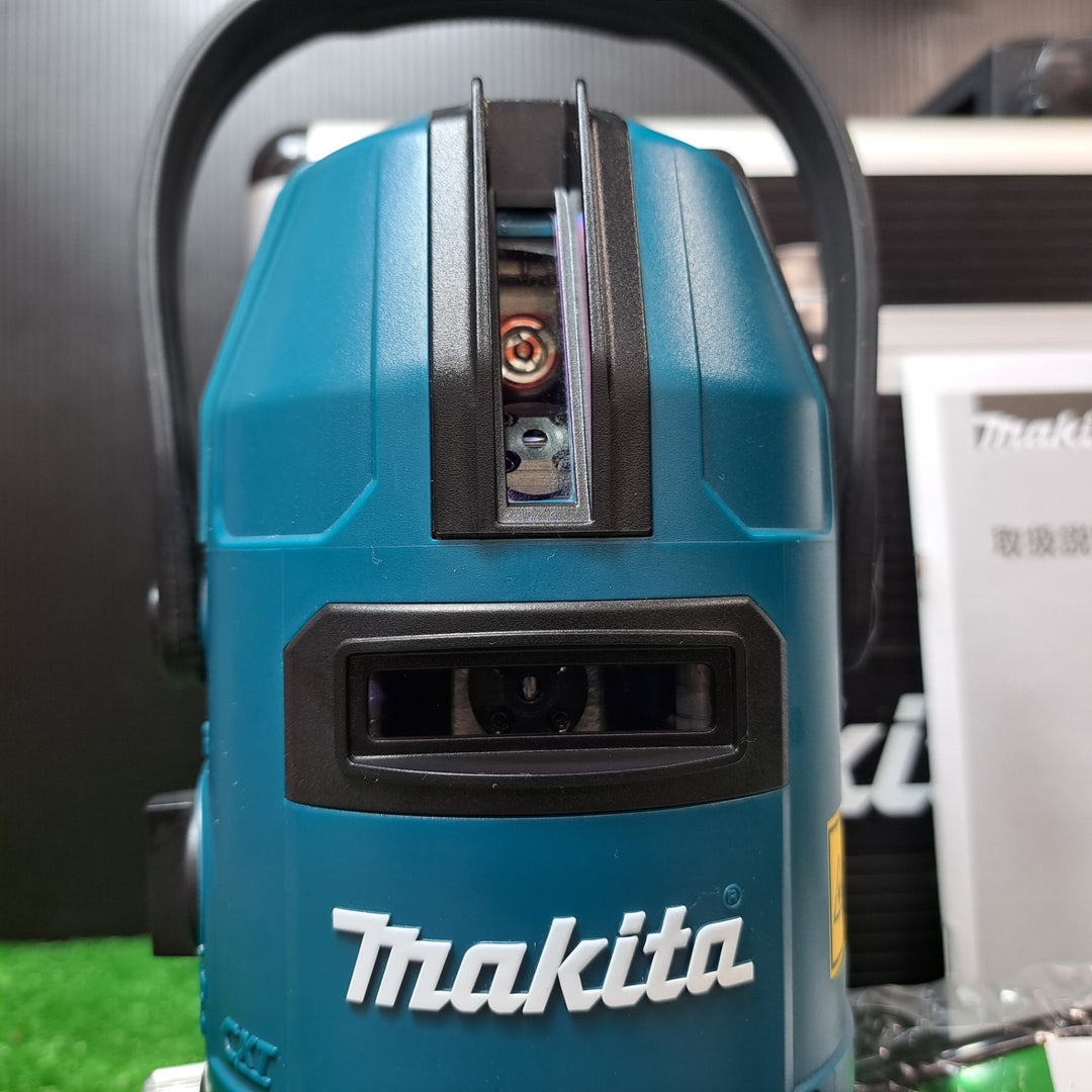 【美品】★マキタ(makita) 10.8Vグリーンレーザー墨出し器 SK20GD 高輝度 屋外 おおがね/ろく 電池パック ADP09・受光器・アルミケース付き【岩槻店】