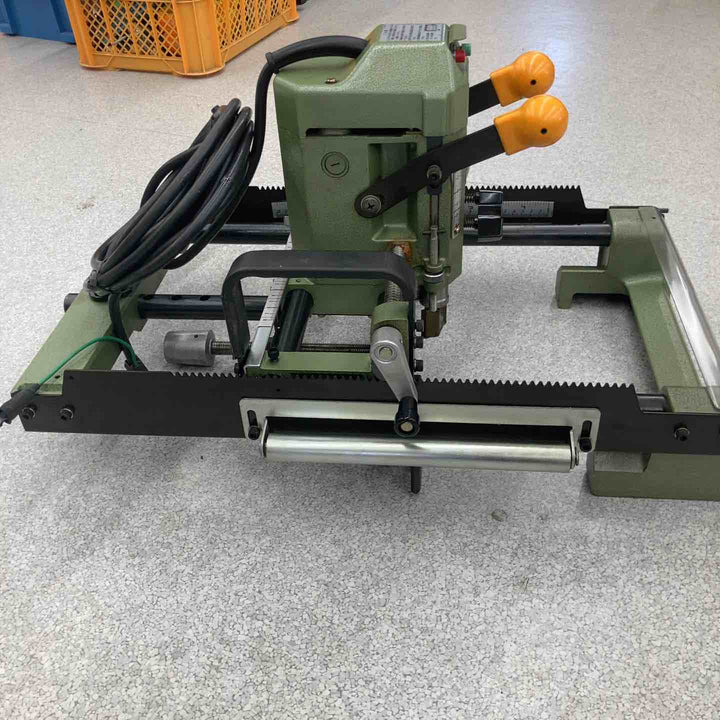 【中古品 美品】◇マキタ makita 大入レルーター  2516【八潮店】