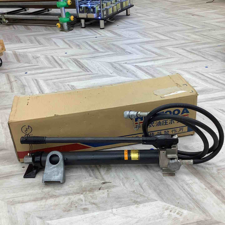 ◇泉精器(イズミ/IZUMI)  手動油圧式ポンプ HP-700A【越谷店】