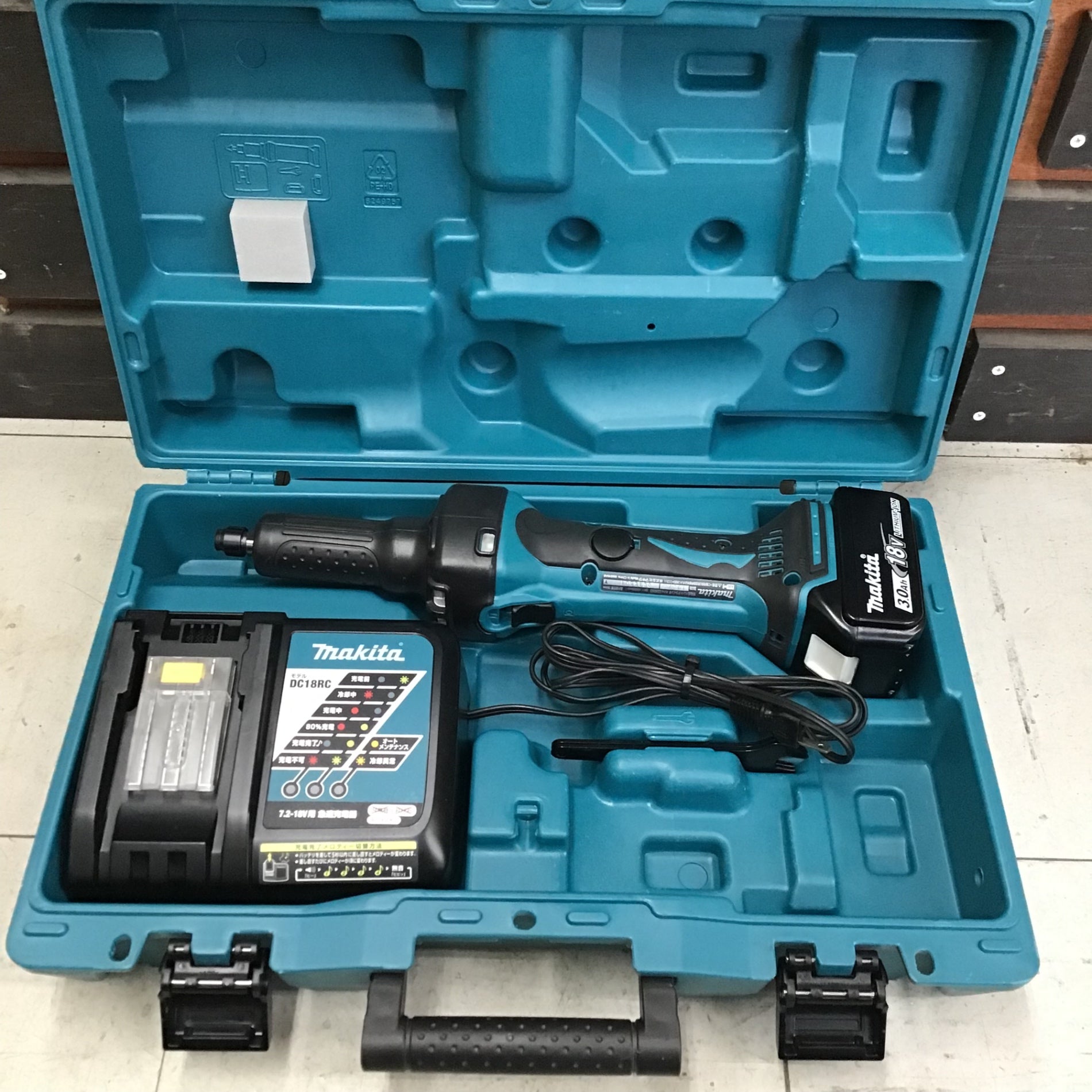 【中古品】 マキタ/makita コードレスハンドグラインダ GD800DRF 【鴻巣店】