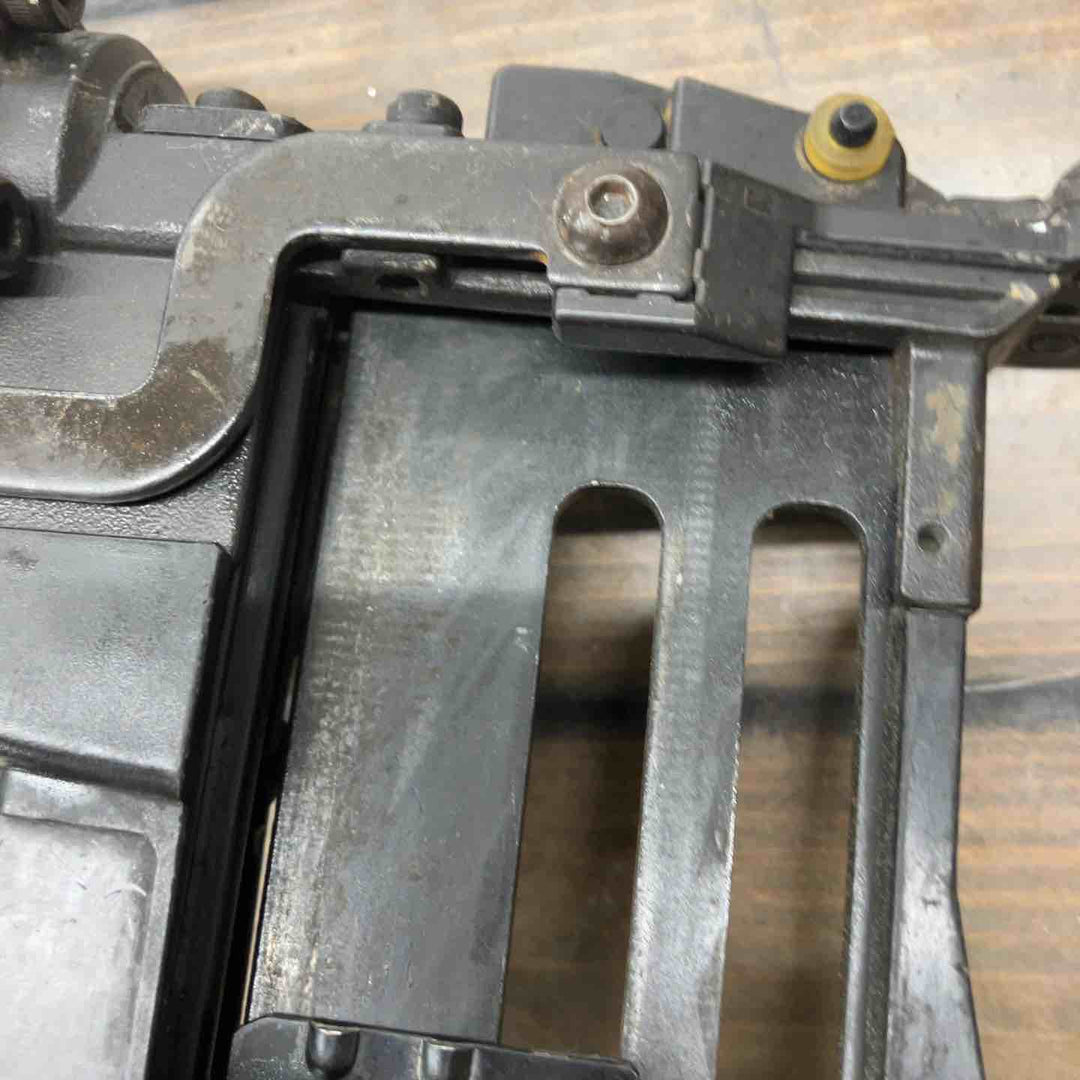 ◇マキタ(makita) 高圧フロアタッカ AT450H (4MA)【戸田店】