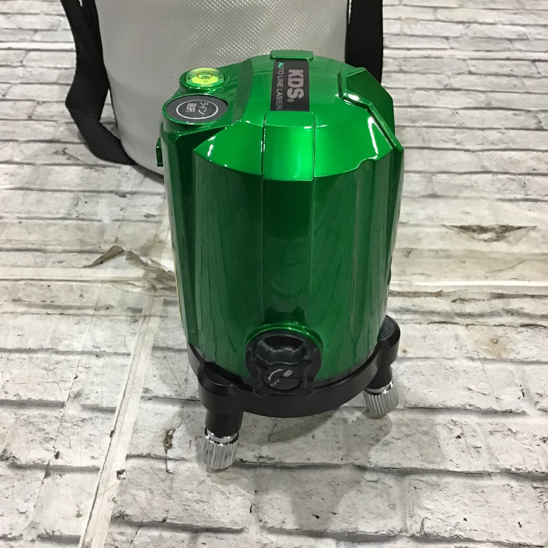 〇KDS 高輝度グリーンレーザー墨出し器 本体のみ ATL-100RG 縦 〇KDS 高輝度グリーンレーザー墨出し器 本体のみ ATL-100RG 縦