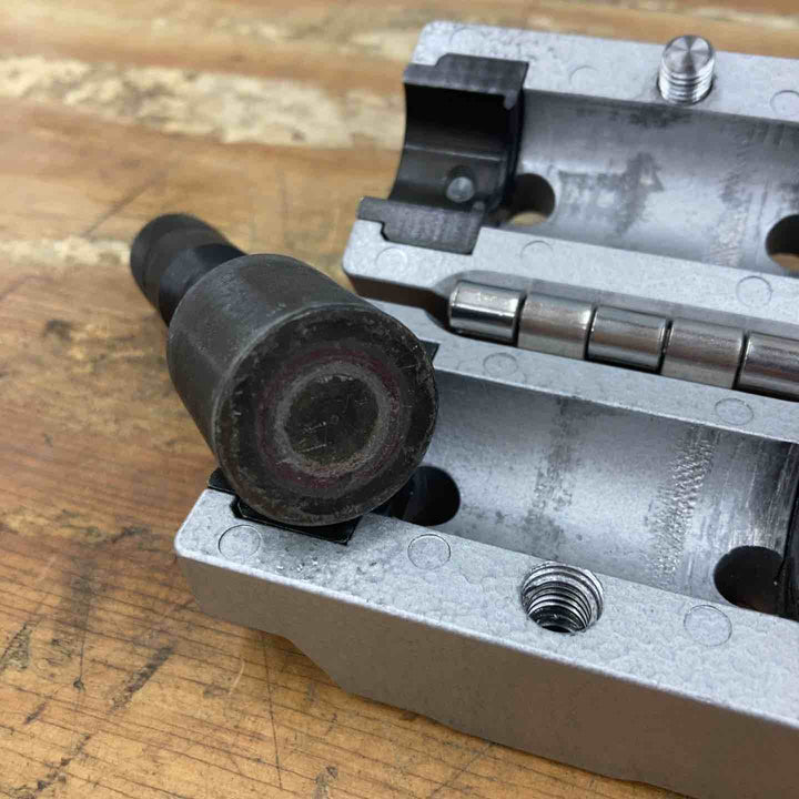 ▼株式会社東京ラソニック ツバ出し工具 かるパンチ君 NFT-46 動作未確認【柏店】