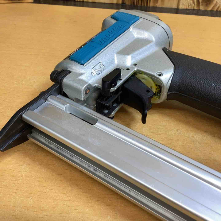 ★マキタ(makita) 常圧エアタッカ AT425AK【越谷店】