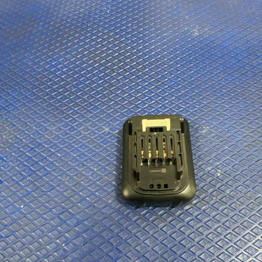 ◇マキタ(makita) コードレスクリーナー CL108FDSHW【草加店】