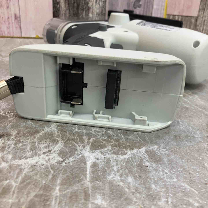 ◇パナソニック(Panasonic) コードレス角穴カッター EZ4543LE1S-B ボードカッター【八潮店】