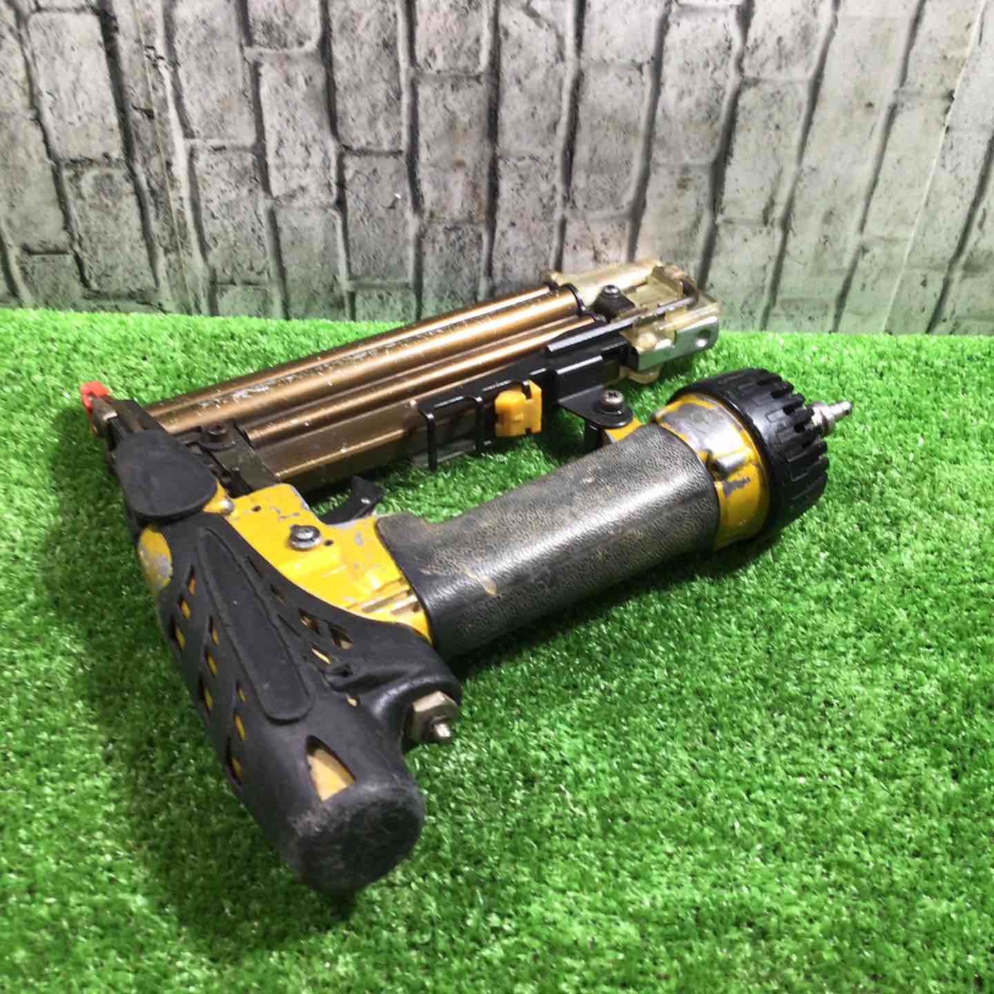 日立高圧ヒィニッシュNT55HM ◇ハイコーキ(HIKOKI ※旧:日立工機) 高圧フィニッシュネイラ