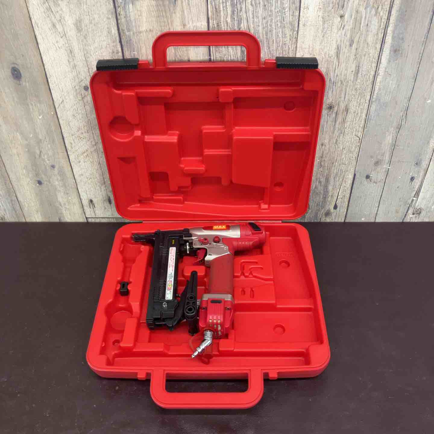 【中古品】 マックス(MAX) 高圧フロアタッカ HA-38F2(D)/4MAフロア 【東大和店】 中古品】 マックス(MAX) 高圧フロアタッカ HA-38F2(D)/4MAフロア