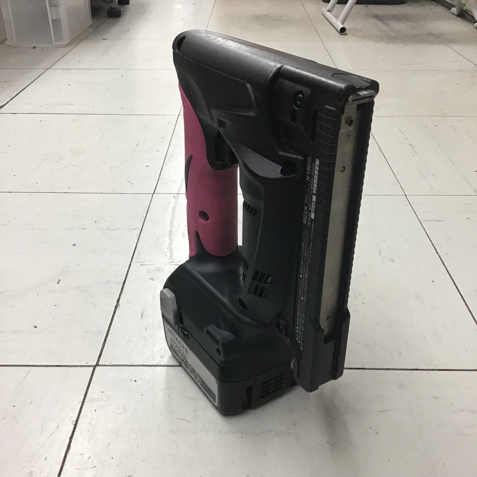 中古品】 日立工機/HiKOKI コードレスタッカ N14DSL(NN) 【鴻巣店