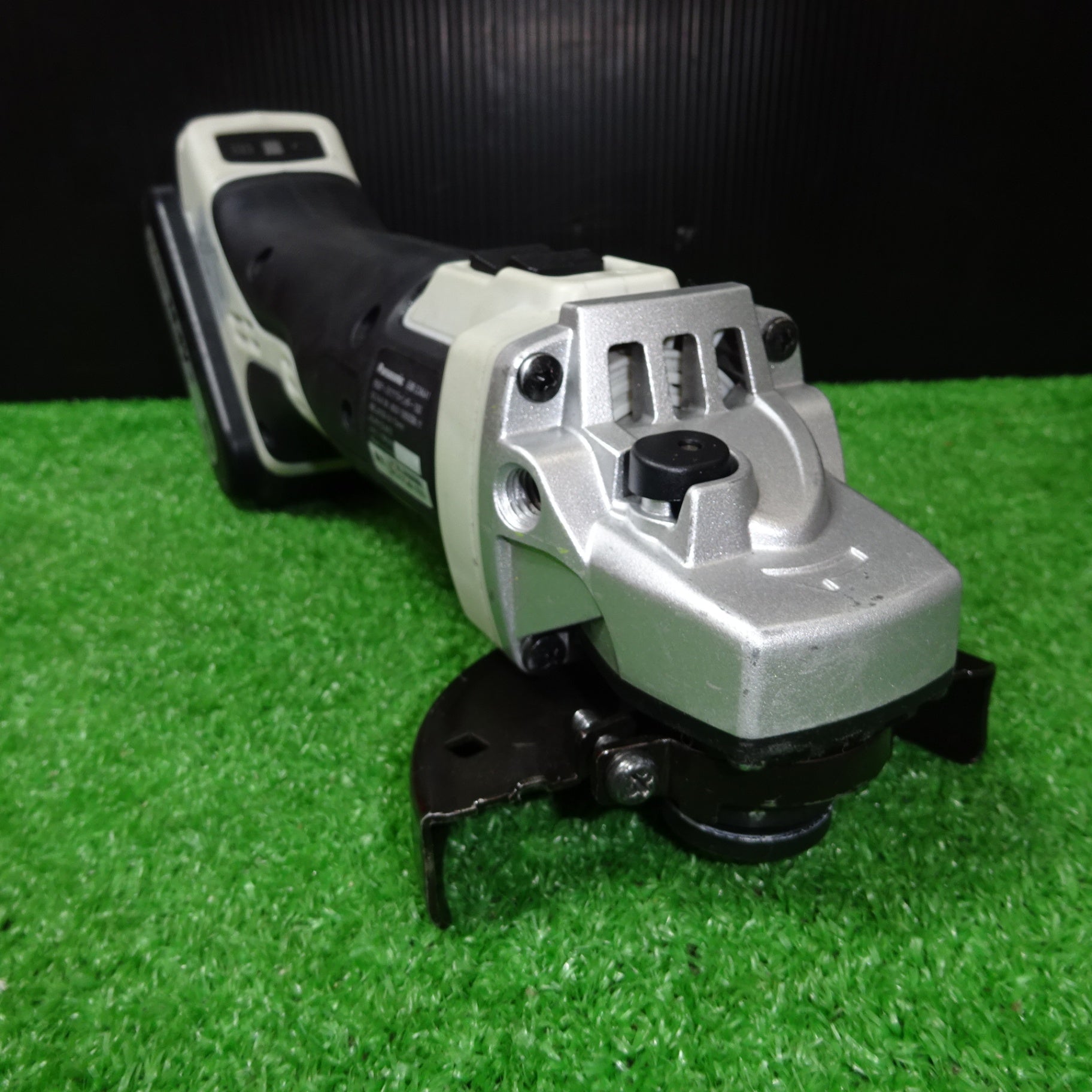 パナソニック(Panasonic) EZ46A1X-H 100mm充電ディスクグラインダー【船橋馬込店】【店頭取引限定】【中古】管理番号：ITPDMVZ1KIKY パナソニック 充電ディスクグラインダー EZ46A1の中古 中古C傷汚れあり