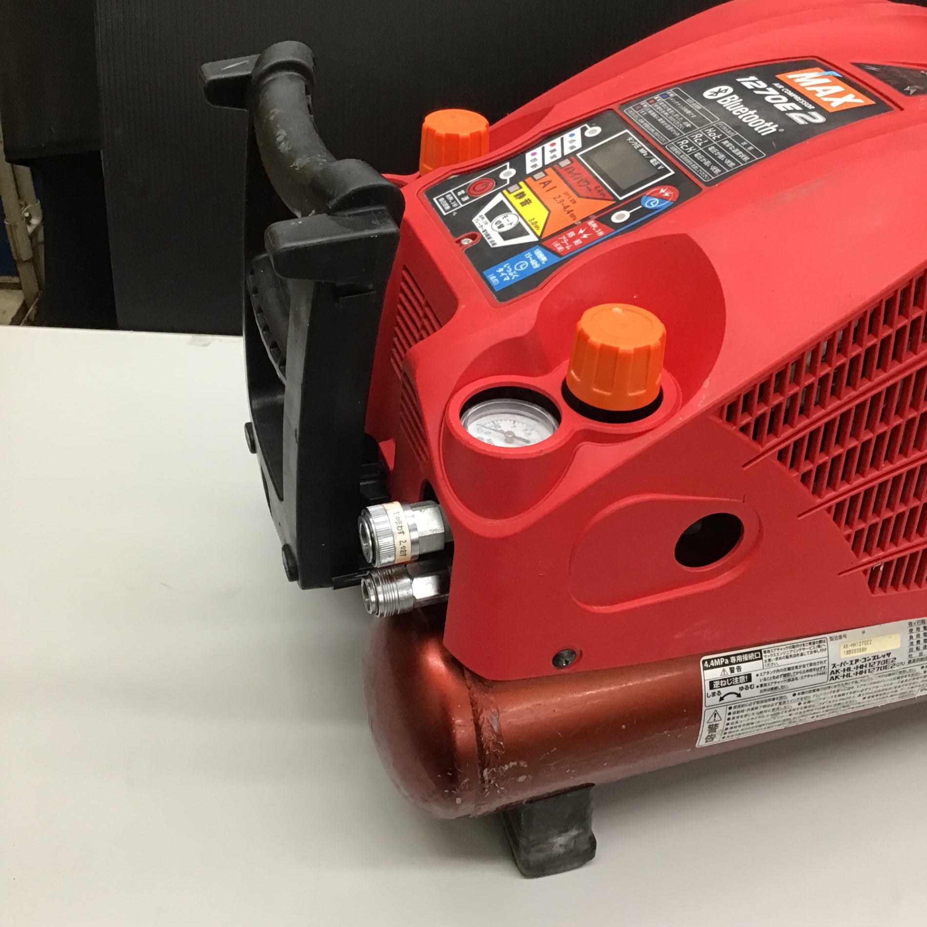 中古品】☆マックス MAX エアコンプレッサー AK-HH1270E2_レッド【戸田