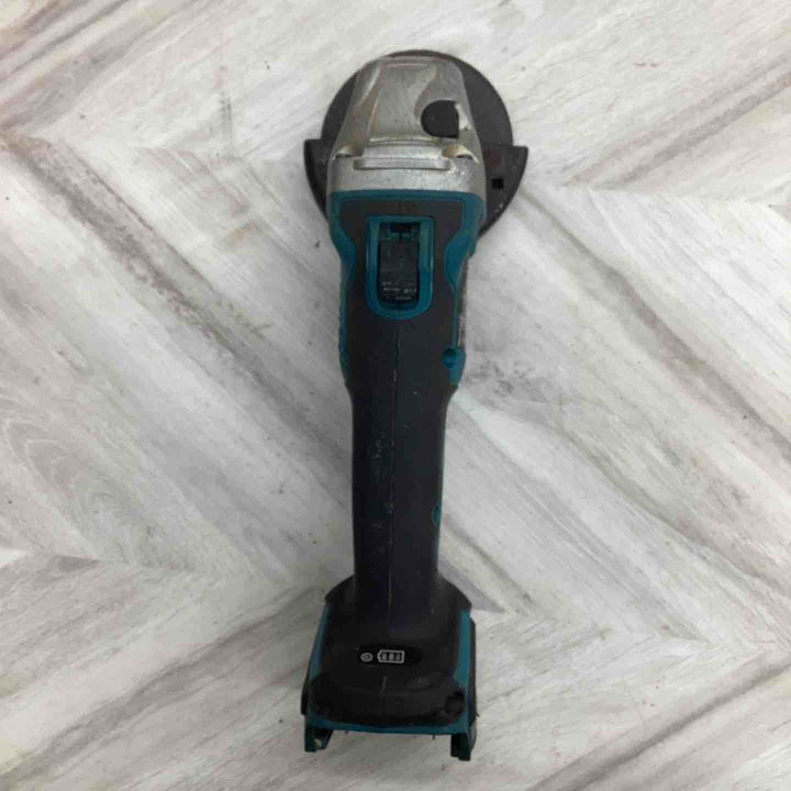 ☆マキタ(makita) 100mmコードレスディスクグラインダ GA404DZN (GA404DN)【越谷店】