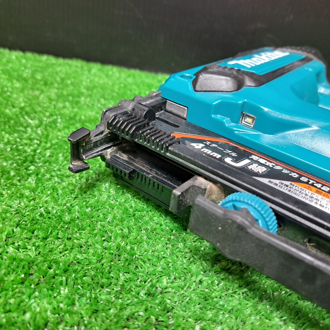 ◇マキタ(makita) コードレスタッカー ST421DZ【岩槻店】