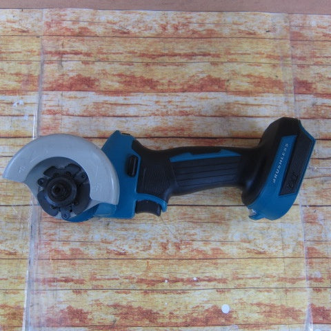 マキタ(makita) コードレスコンパクトカッタ MC300DZ【川崎店】