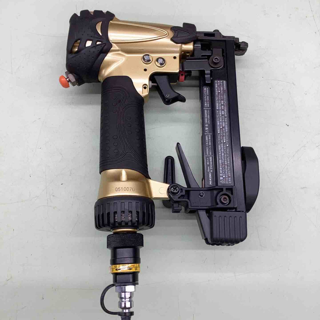 ★ハイコーキ(HIKOKI ※旧:日立工機) 高圧エアタッカ N2504HMB 木材 ボード シート 建築 内装 断熱材 石膏ボード 薄ベニヤ 本体のみ キズ有 【越谷店】