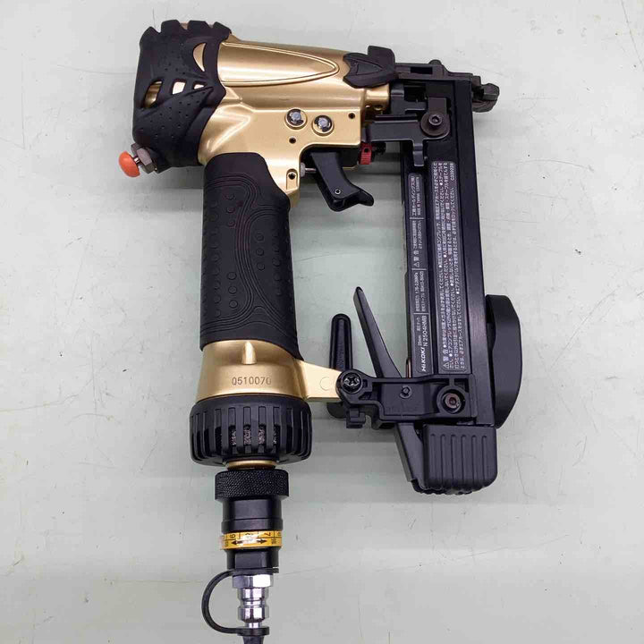 ★ハイコーキ(HIKOKI ※旧:日立工機) 高圧エアタッカ N2504HMB 木材 ボード シート 建築 内装 断熱材 石膏ボード 薄ベニヤ 本体のみ キズ有 【越谷店】