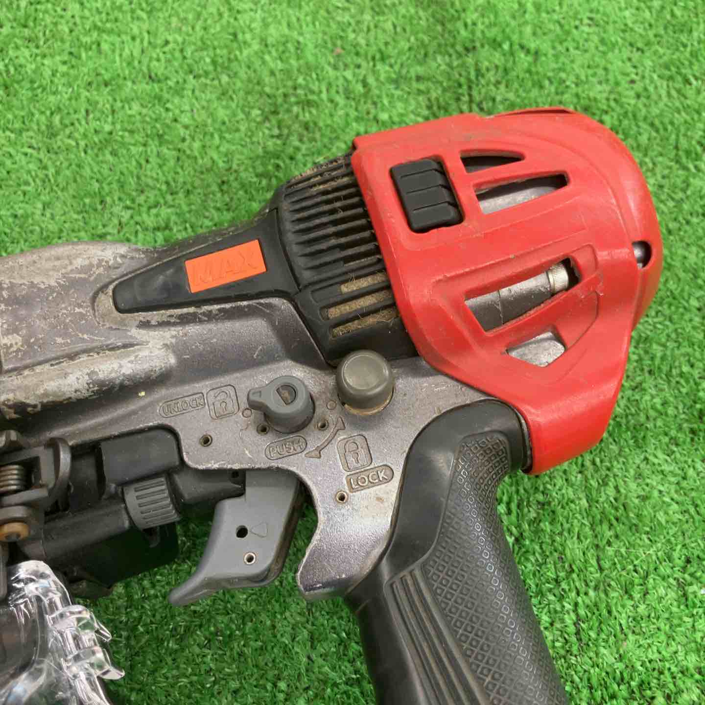 中古品】 マックス/MAX 高圧エア釘打ち機・HN-65FW1 【桶川店