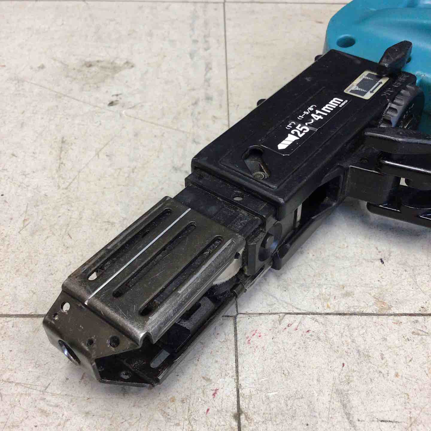 現状品】 マキタ/makita オートパックスクリュードライバー 6836