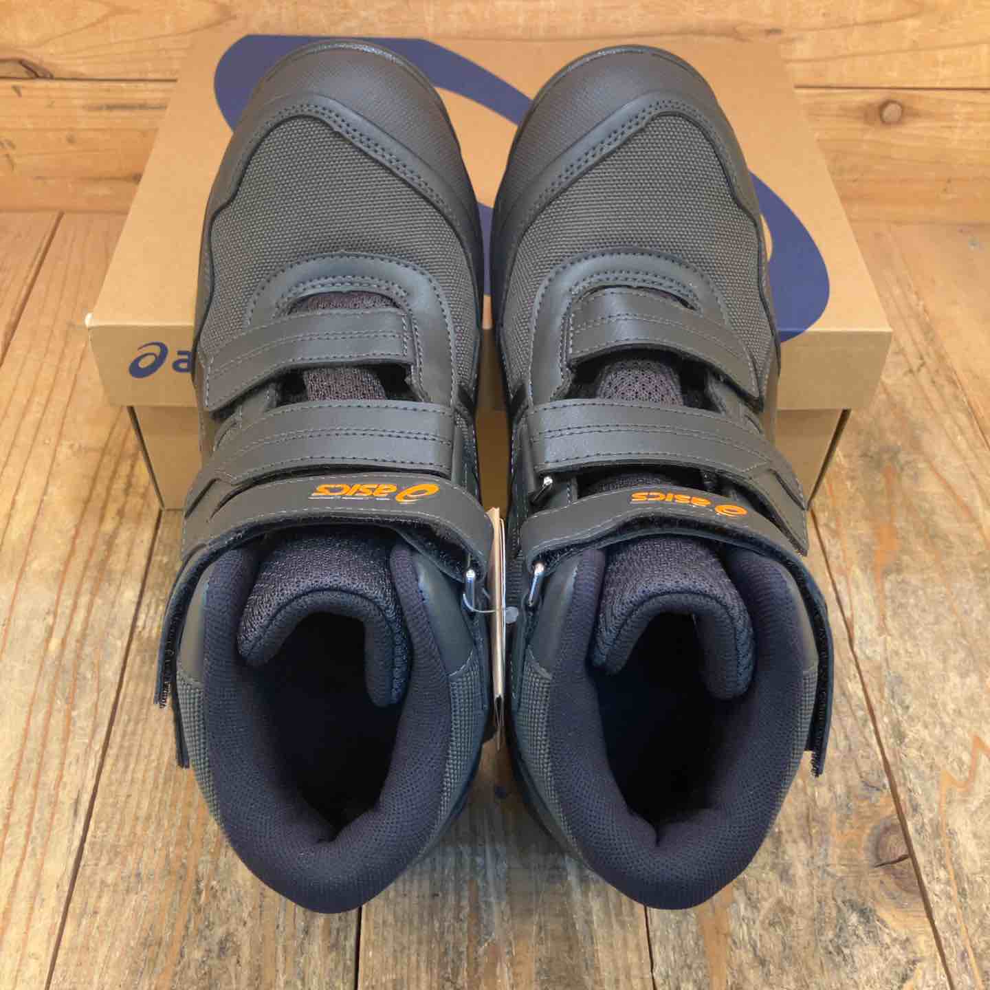 未使用品】アシックス 安全靴 WINJOB CP216 TOUGH グラファイトグレー