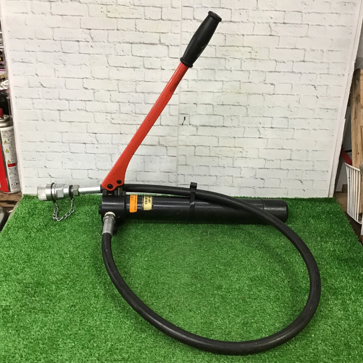 〇泉精器(IZUMI) 手動油圧式ポンプ HP-180N【町田店】