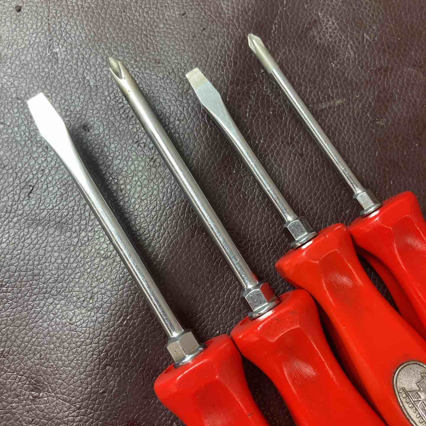 中古品】 スナップオン(Snap-on) 70周年モデル ドライバーセット