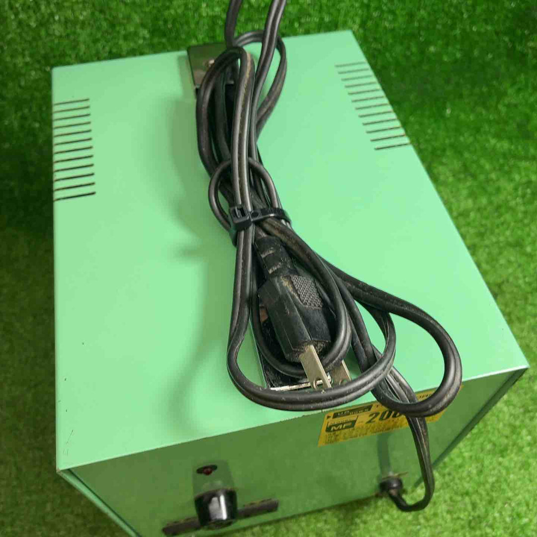 ◇日章工業 アップ／ダウントランス MF-2000E 入出力電圧 AC220V-AC100V 出力容量 2000W【藤沢店】