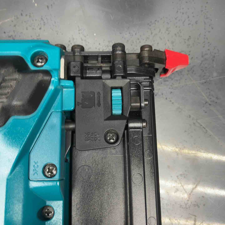 マキタ(makita) コードレスフィニッシュネイラ FN350DZK【川越店】
