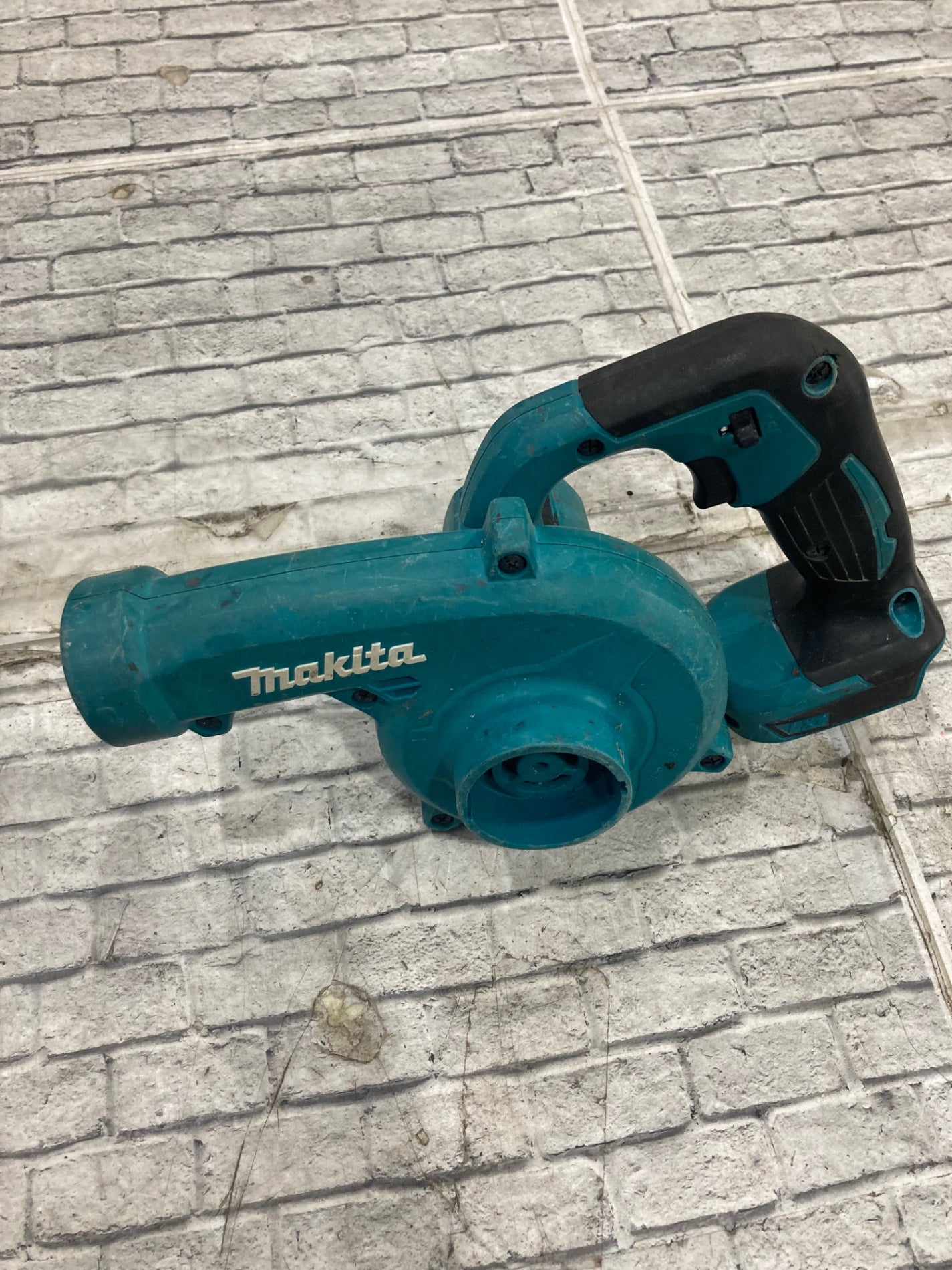 ☆マキタ(makita) コードレスブロワ UB185DZ 風量:0~3.2m3/min、風速 ☆マキタ(makita) コードレスブロワ UB185DZ 風量:0~3.2m3/min、風速