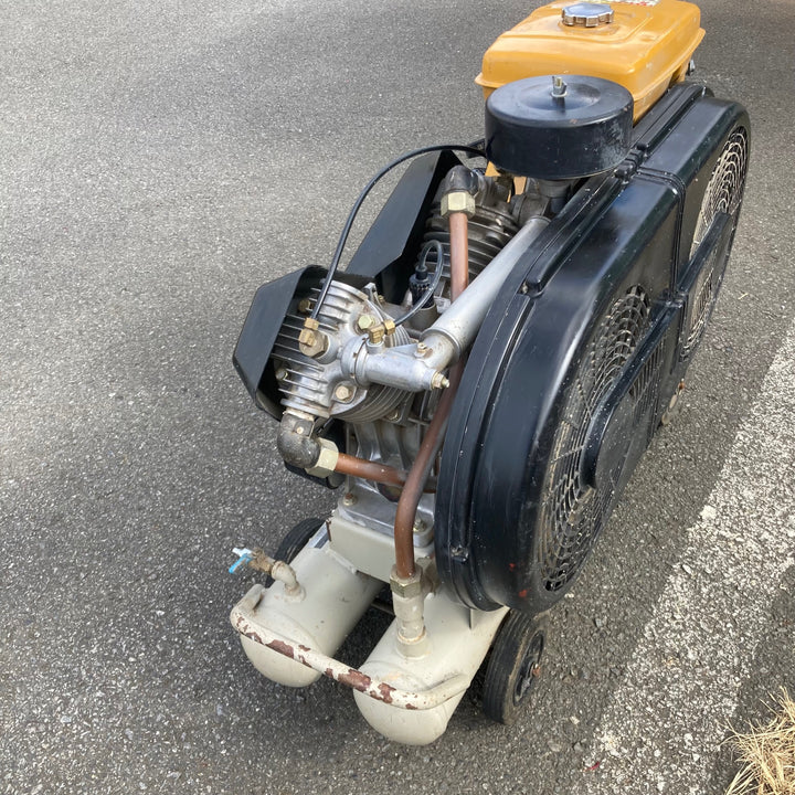 【中古品/店頭受取り限定】アネスト岩田 エンジンコンプレッサ PLUE33-7 3.7kw 5馬力【東大和店】