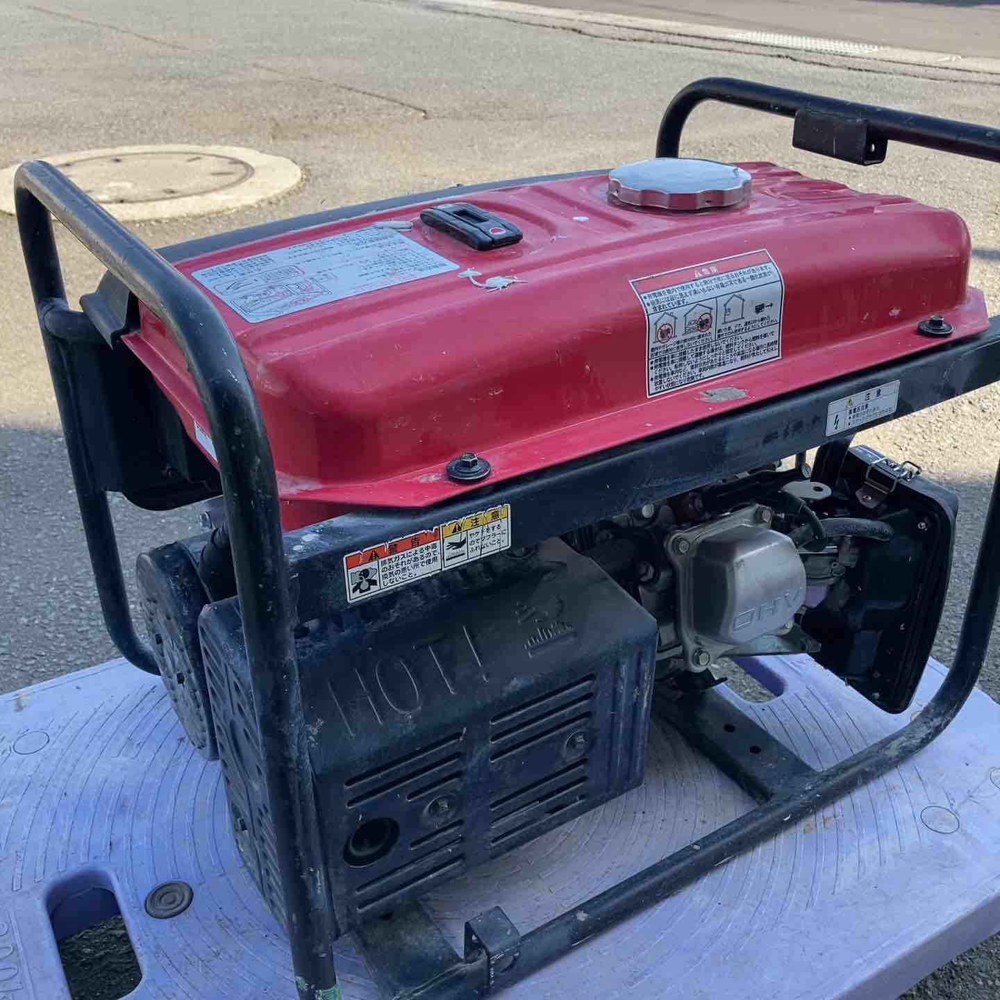 店頭受取り限定】◇ダイシン(DAISHIN) 大型タンク発電機 CBM2600 50Hz